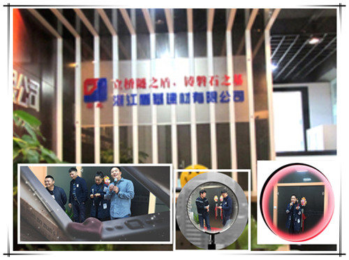盾基为销售人员颁奖
