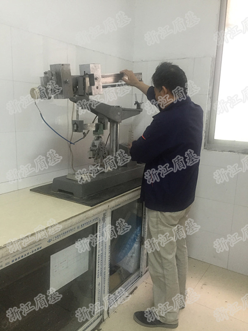 高强无收缩灌浆料试块强度检验