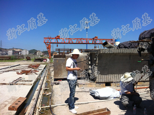 灌浆料厂家盾基走进施工现场